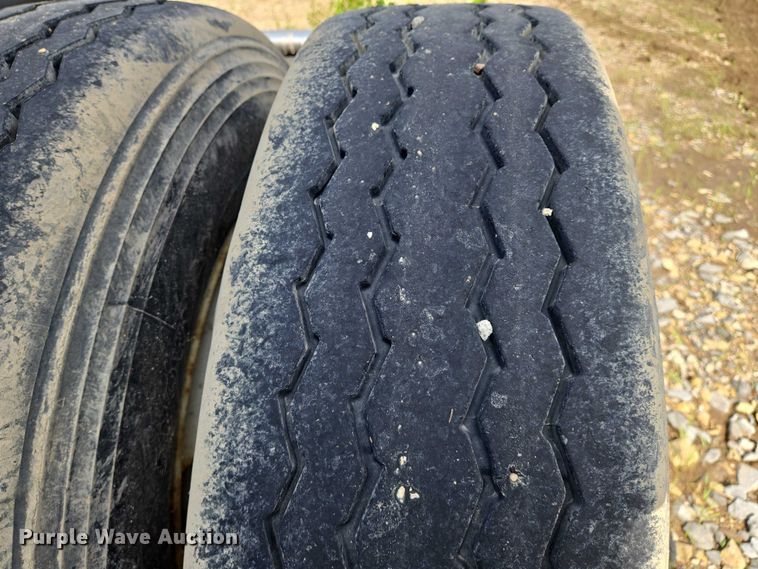 image for item EN8039 2014 Kenworth T680 semi truck