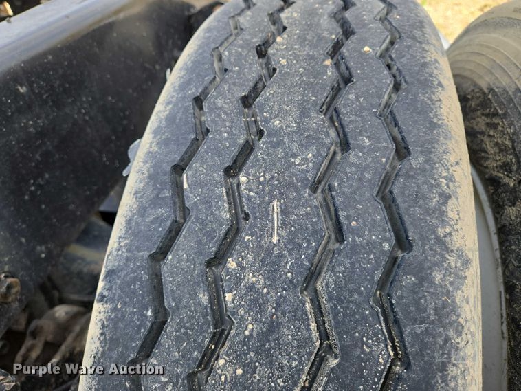 image for item EN8039 2014 Kenworth T680 semi truck