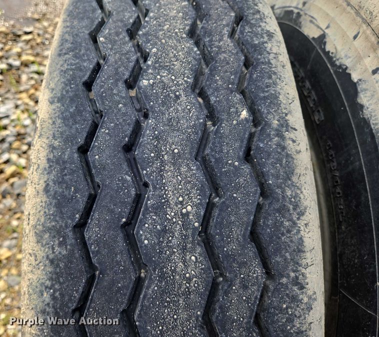 image for item EN8039 2014 Kenworth T680 semi truck