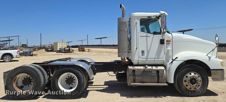 image for item EO0830 2007 International 9400i semi truck