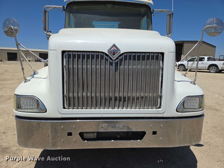 image for item EO0830 2007 International 9400i semi truck