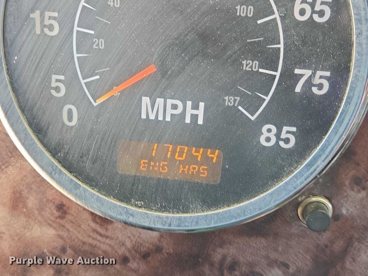 image for item EO0830 2007 International 9400i semi truck