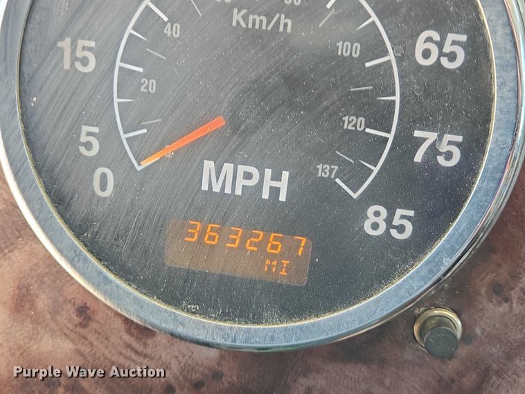 image for item EO0830 2007 International 9400i semi truck