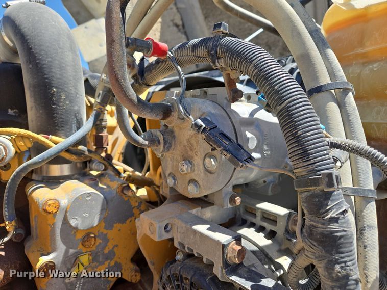 image for item EO0830 2007 International 9400i semi truck