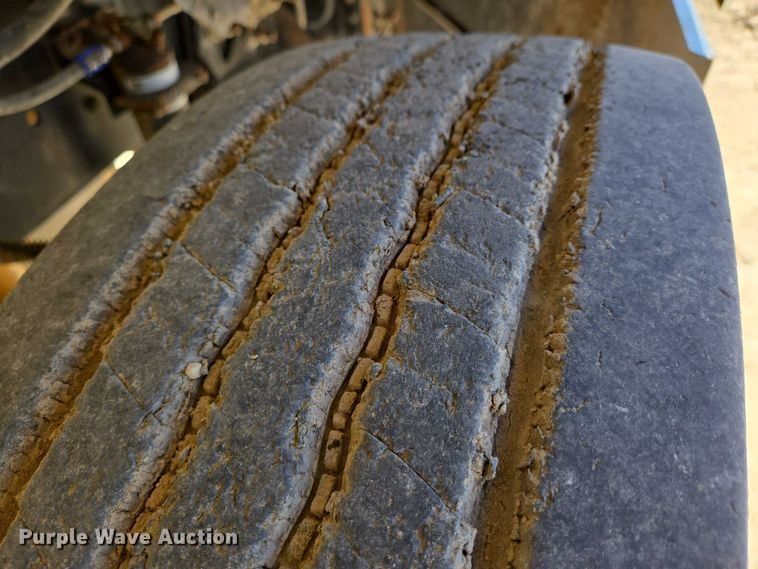 image for item EO0830 2007 International 9400i semi truck