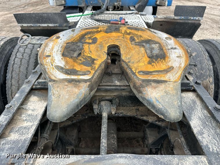 image for item EQ4711 1997 Kenworth T600 semi truck