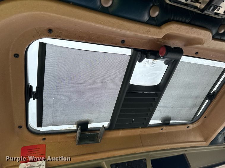 image for item EQ4711 1997 Kenworth T600 semi truck