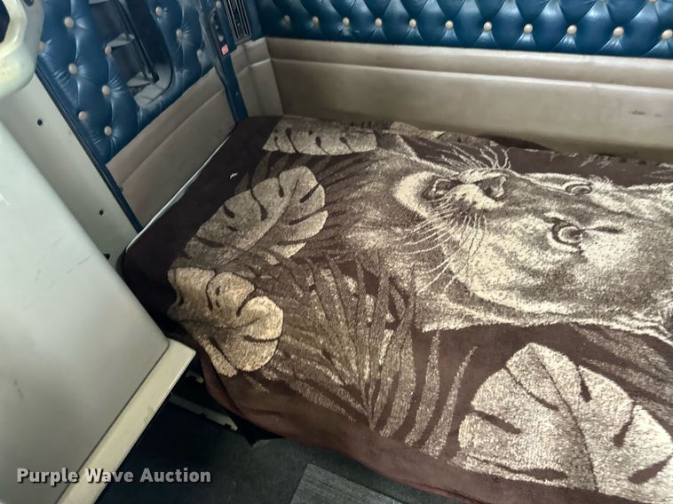 image for item EQ4711 1997 Kenworth T600 semi truck