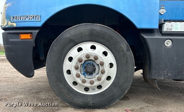 image for item EQ4711 1997 Kenworth T600 semi truck