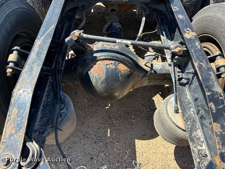 image for item EQ4789 2014 Freightliner Cascadia semi truck