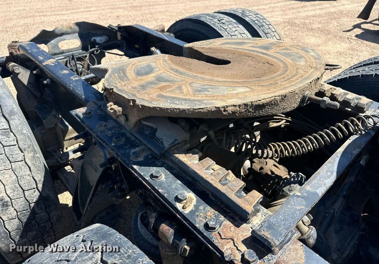 image for item EQ4789 2014 Freightliner Cascadia semi truck