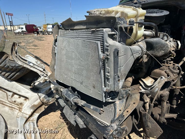 image for item EQ4789 2014 Freightliner Cascadia semi truck