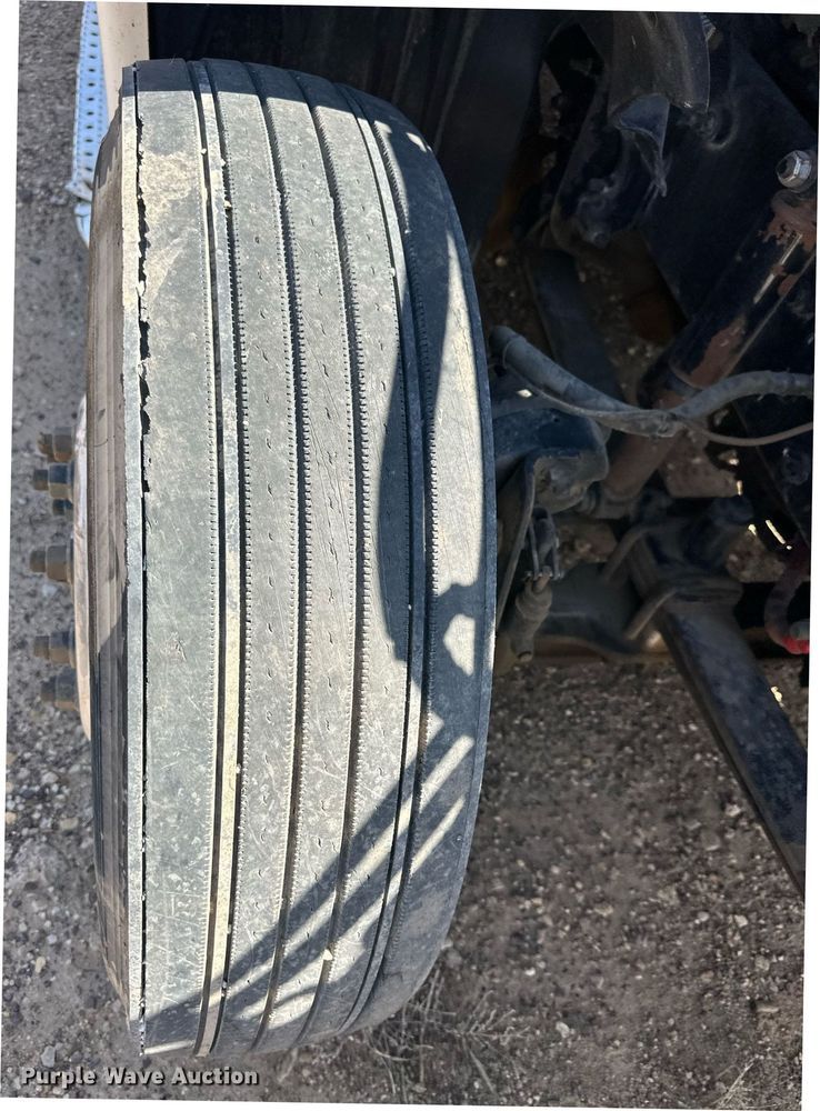 image for item EQ4789 2014 Freightliner Cascadia semi truck