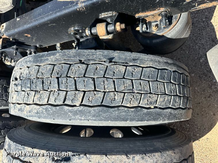 image for item EQ4789 2014 Freightliner Cascadia semi truck