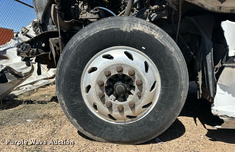 image for item EQ4789 2014 Freightliner Cascadia semi truck