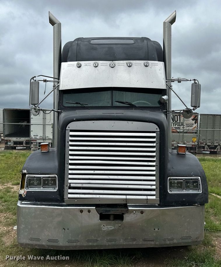image for item EQ4860 1998 Freightliner FLD120 semi truck