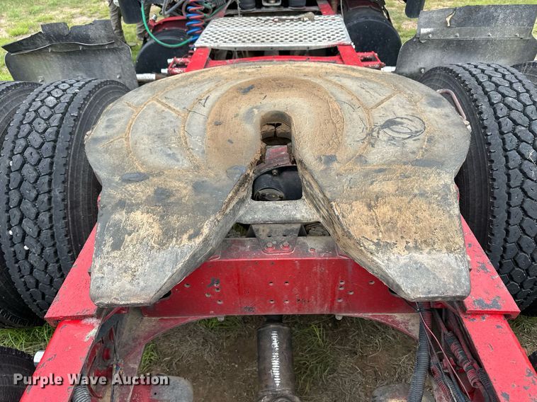 image for item EQ4860 1998 Freightliner FLD120 semi truck