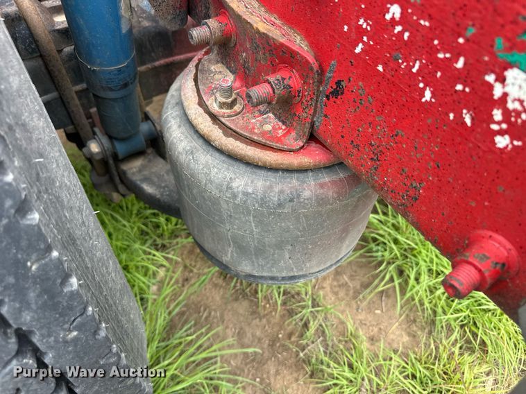 image for item EQ4860 1998 Freightliner FLD120 semi truck