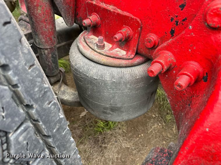 image for item EQ4860 1998 Freightliner FLD120 semi truck