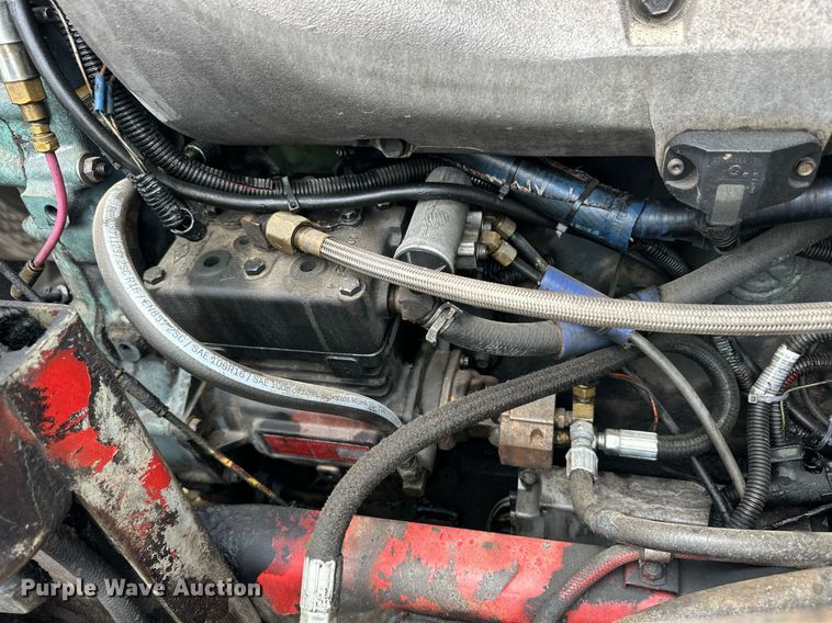 image for item EQ4860 1998 Freightliner FLD120 semi truck