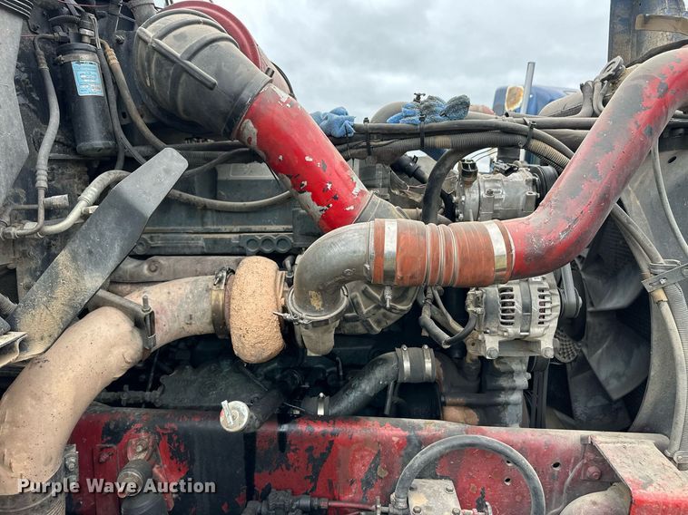 image for item EQ4860 1998 Freightliner FLD120 semi truck