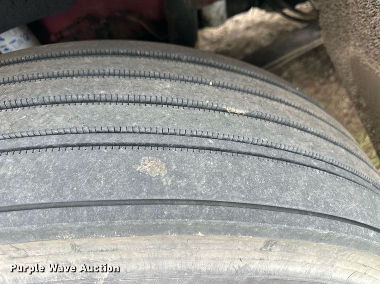 image for item EQ4860 1998 Freightliner FLD120 semi truck