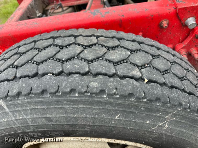 image for item EQ4860 1998 Freightliner FLD120 semi truck