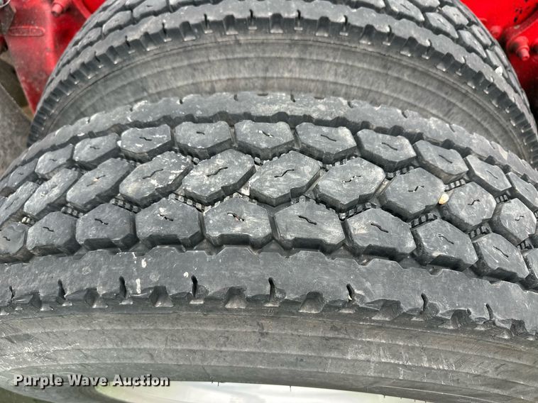 image for item EQ4860 1998 Freightliner FLD120 semi truck