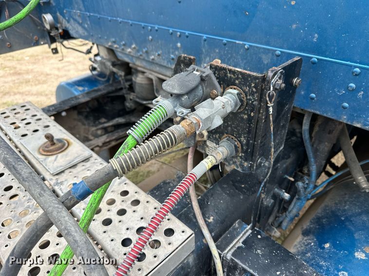 image for item EQ4861 1998 Freightliner FLD semi truck