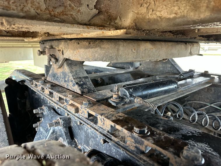 image for item EQ4861 1998 Freightliner FLD semi truck