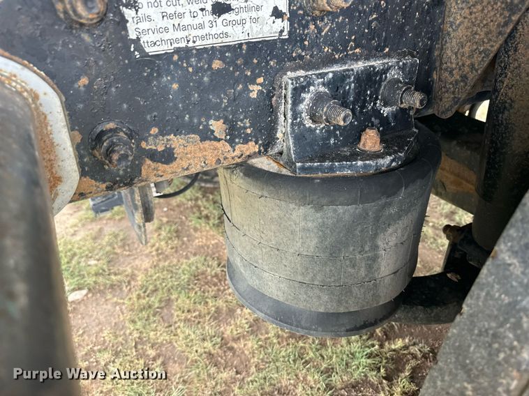 image for item EQ4861 1998 Freightliner FLD semi truck