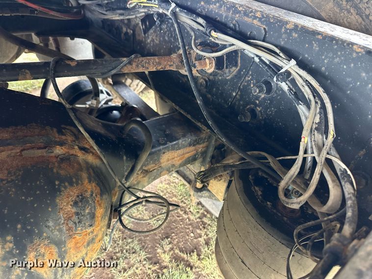 image for item EQ4861 1998 Freightliner FLD semi truck