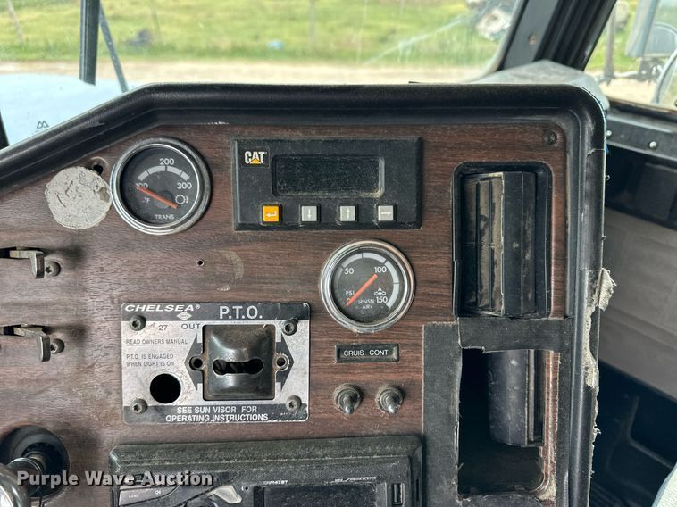 image for item EQ4861 1998 Freightliner FLD semi truck