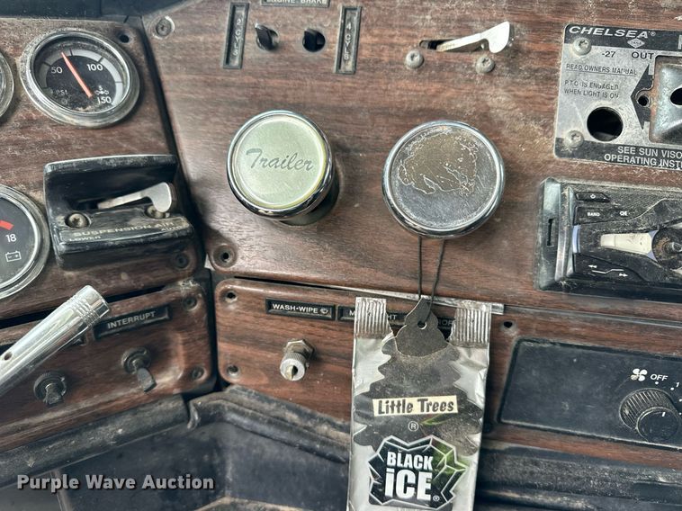 image for item EQ4861 1998 Freightliner FLD semi truck