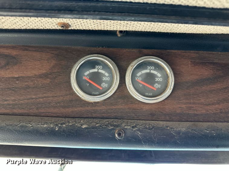 image for item EQ4861 1998 Freightliner FLD semi truck