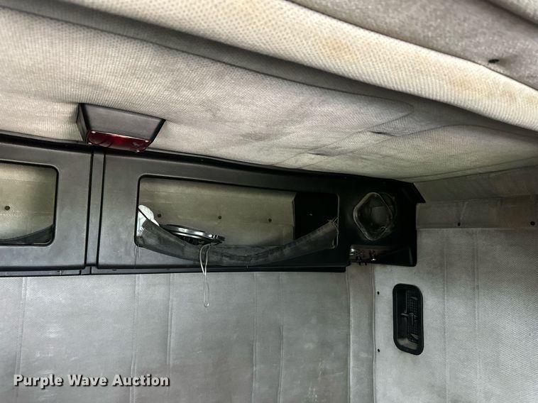 image for item EQ4861 1998 Freightliner FLD semi truck