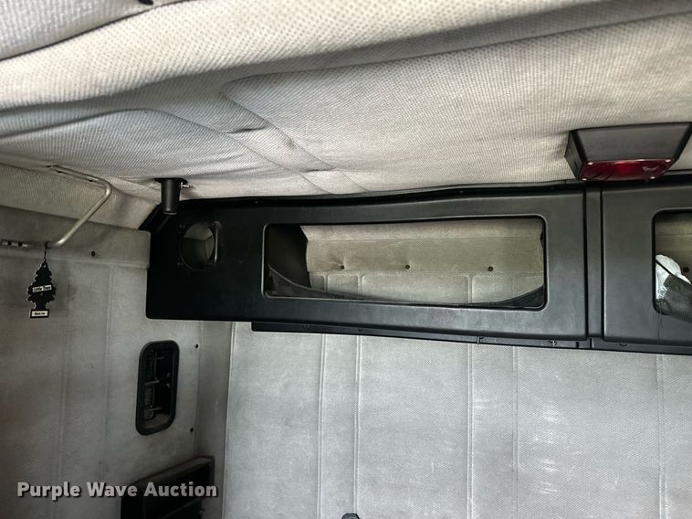 image for item EQ4861 1998 Freightliner FLD semi truck