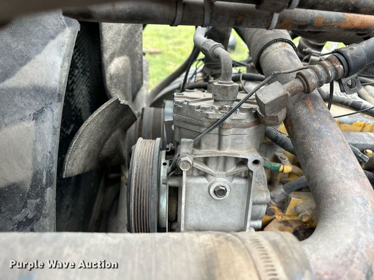 image for item EQ4861 1998 Freightliner FLD semi truck