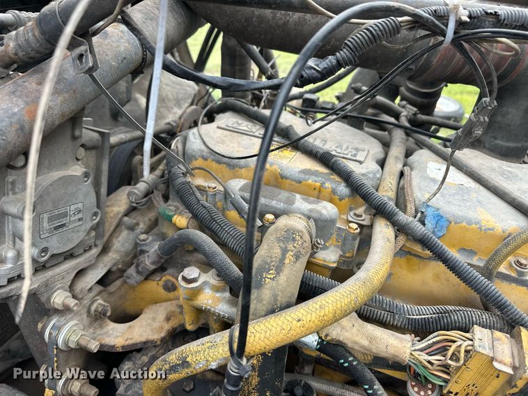 image for item EQ4861 1998 Freightliner FLD semi truck