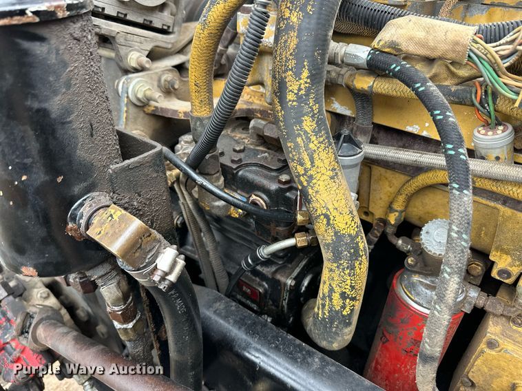 image for item EQ4861 1998 Freightliner FLD semi truck