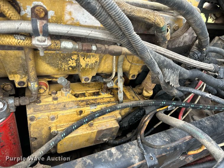 image for item EQ4861 1998 Freightliner FLD semi truck