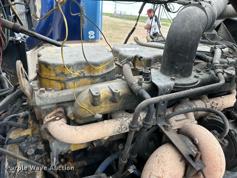 image for item EQ4861 1998 Freightliner FLD semi truck