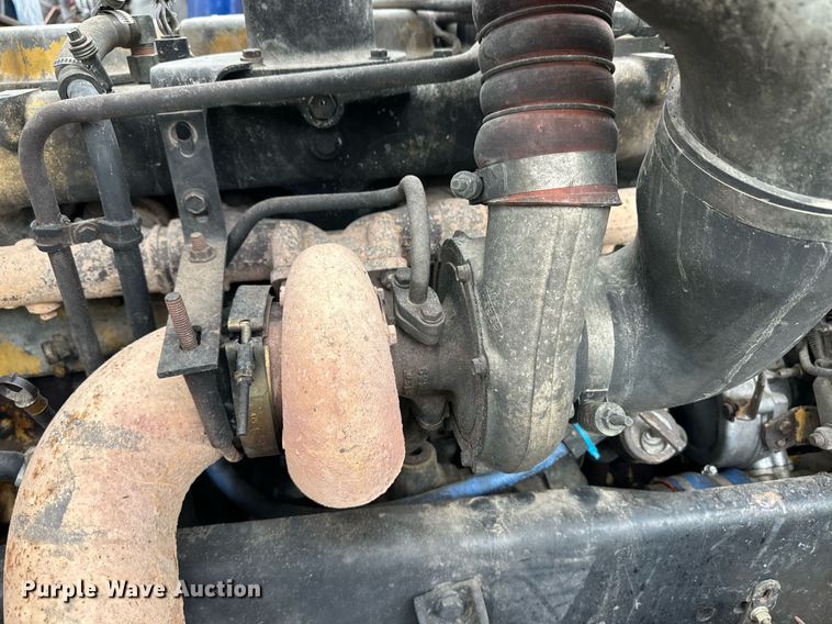 image for item EQ4861 1998 Freightliner FLD semi truck