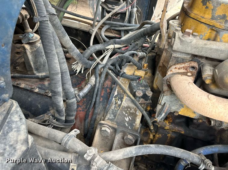 image for item EQ4861 1998 Freightliner FLD semi truck