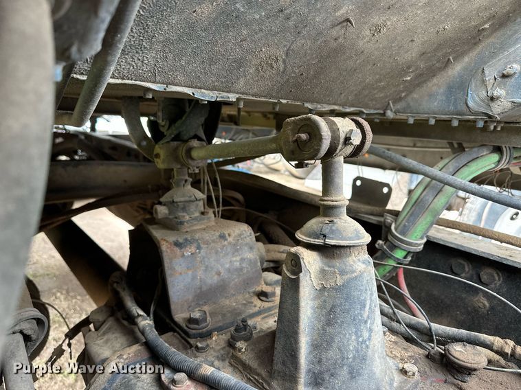 image for item EQ4861 1998 Freightliner FLD semi truck