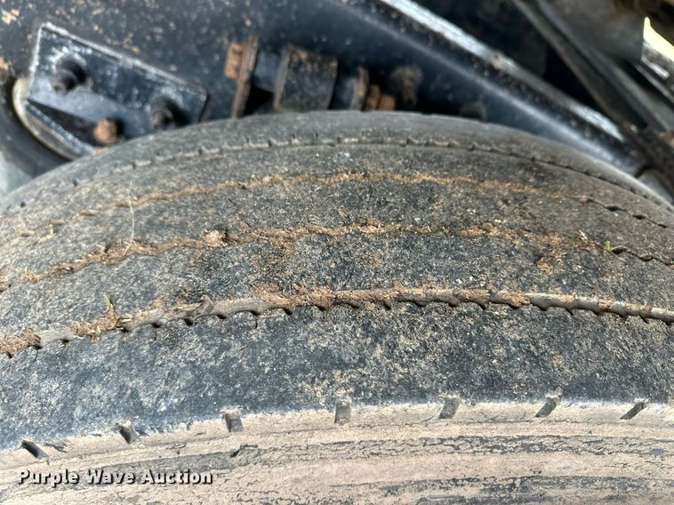 image for item EQ4861 1998 Freightliner FLD semi truck