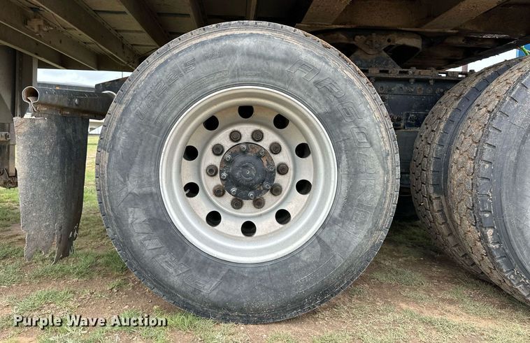 image for item EQ4861 1998 Freightliner FLD semi truck