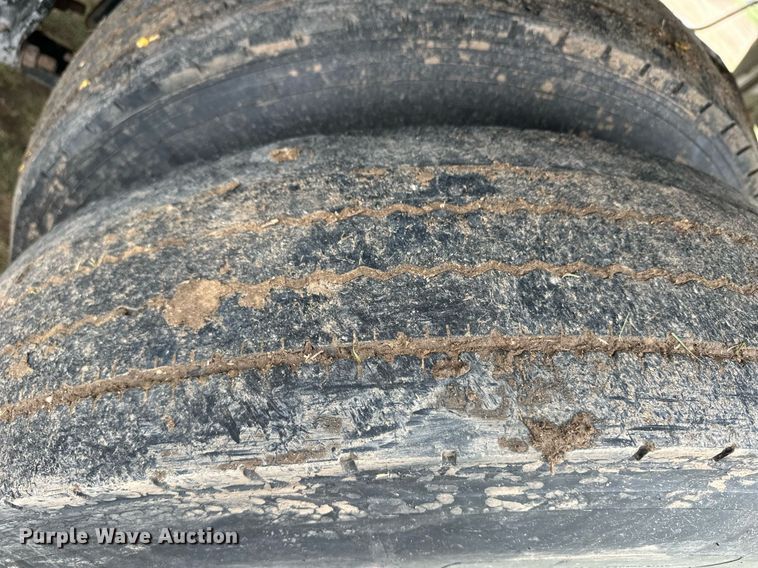 image for item EQ4861 1998 Freightliner FLD semi truck