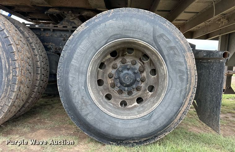 image for item EQ4861 1998 Freightliner FLD semi truck