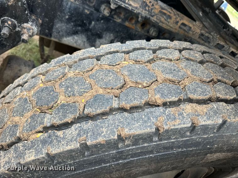 image for item EQ4861 1998 Freightliner FLD semi truck